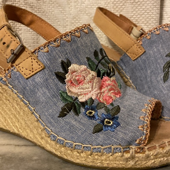 Tom’s Embroidered Wedges - Picture 8 of 8